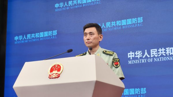 配资官网大全 辽宁舰现身台东南海域，国防部表示：例行性训练